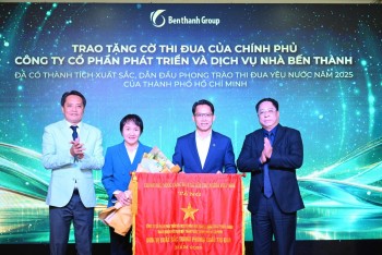 BENTHANH HOUSE ĐÓN NHẬN CỜ THI ĐUA CỦA CHÍNH PHỦ - VINH DANH XỨNG ĐÁNG CHO NHỮNG NỖ LỰC KHÔNG NGỪNG