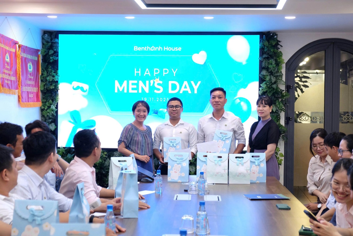 z7239470043495 1786281c7c6fd1ddf0ce612171c97acf